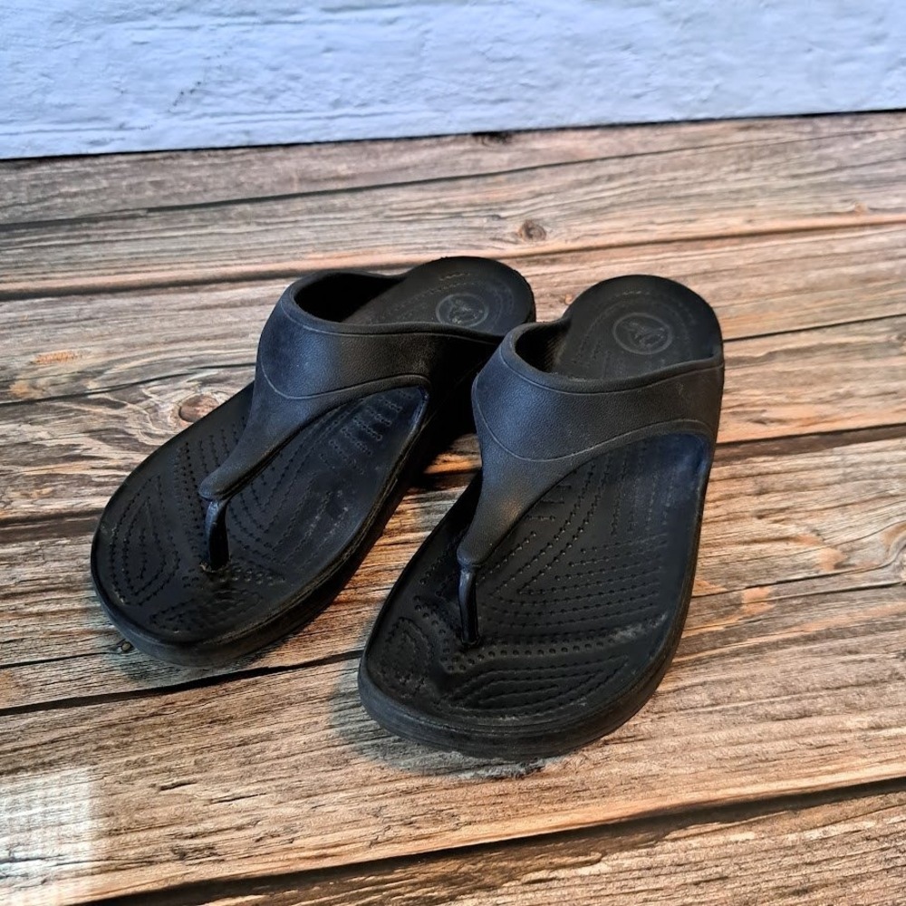 Crocs Capri V Flip Flops Black Thong Sandals Womens Size 8 Athletic Casual